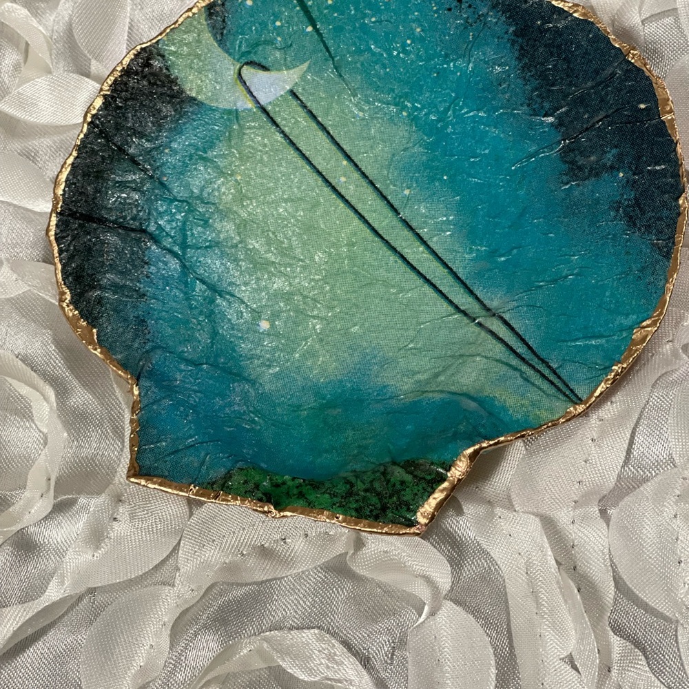Gorgeous brand new handmade shell trinket dishes